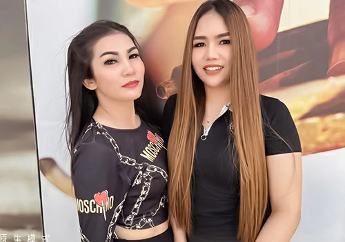 Four Hands Massage by Asian Four Hands Massage by Asian